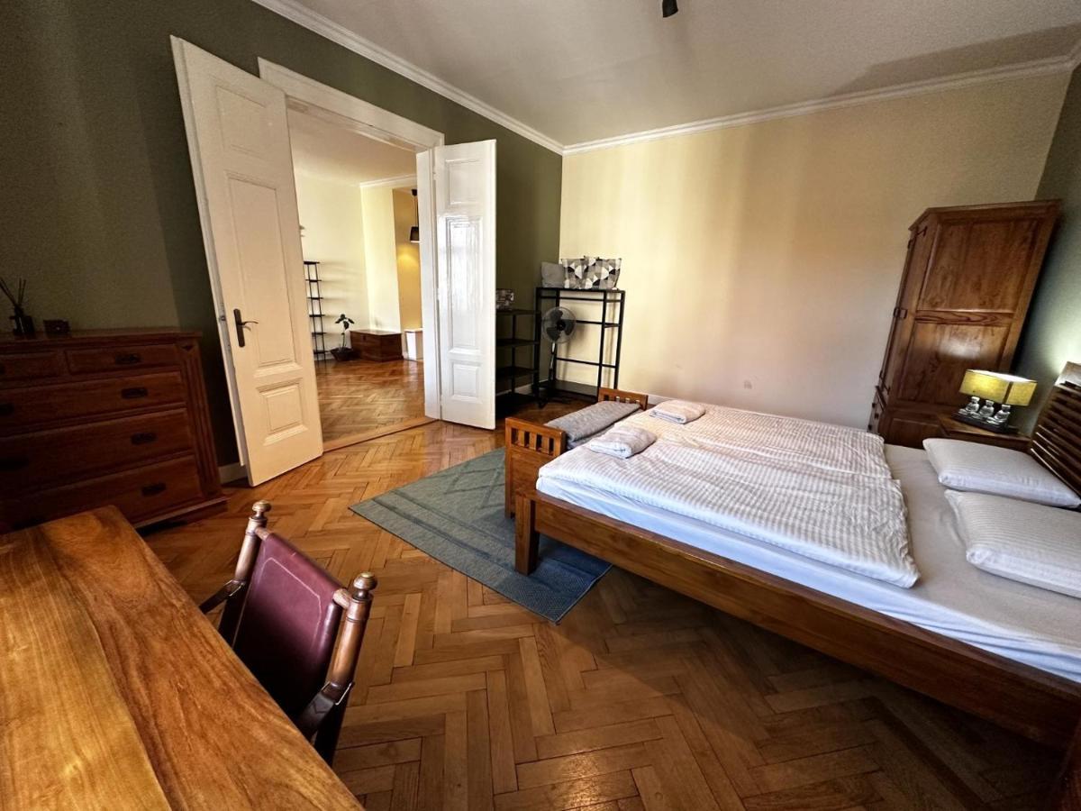 Gorkeho Apartment In City Centre Bratislava Dış mekan fotoğraf