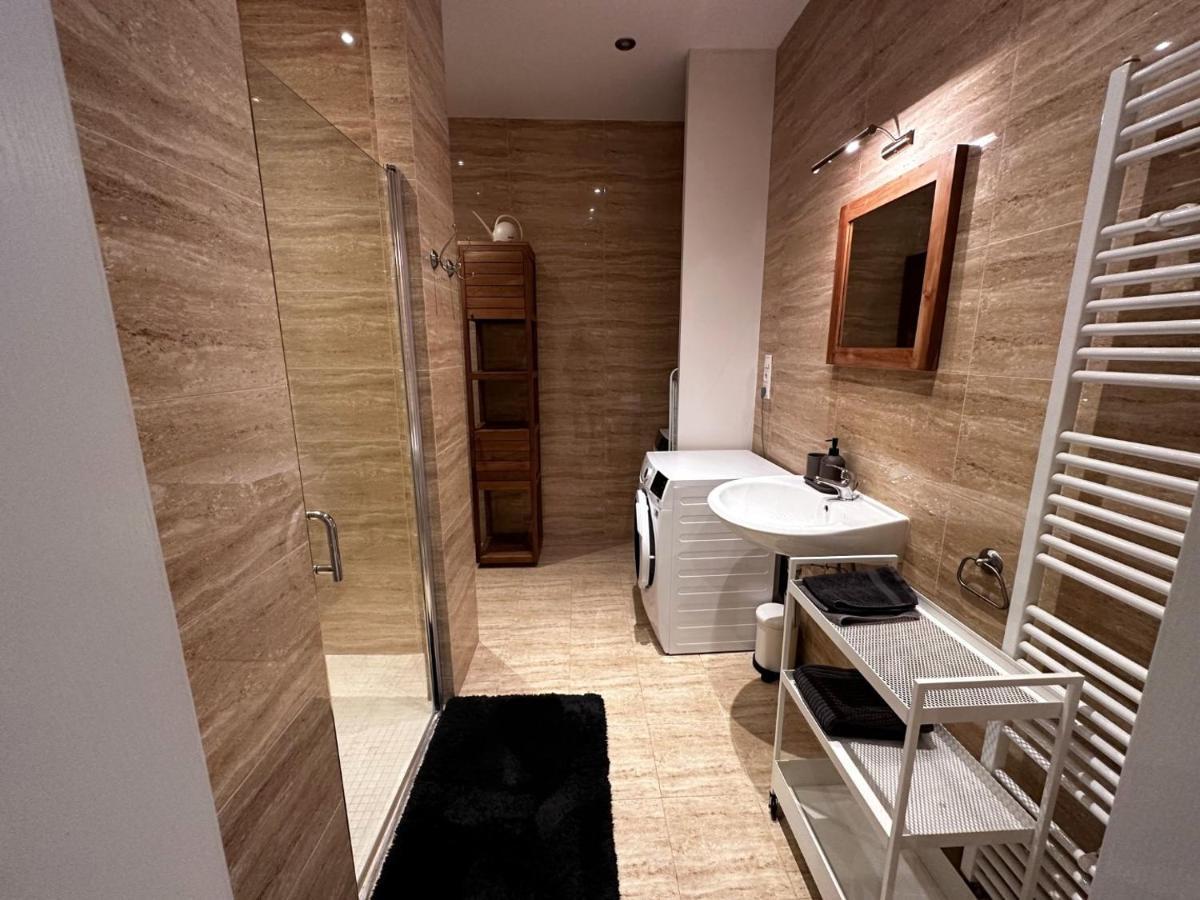 Gorkeho Apartment In City Centre Bratislava Dış mekan fotoğraf