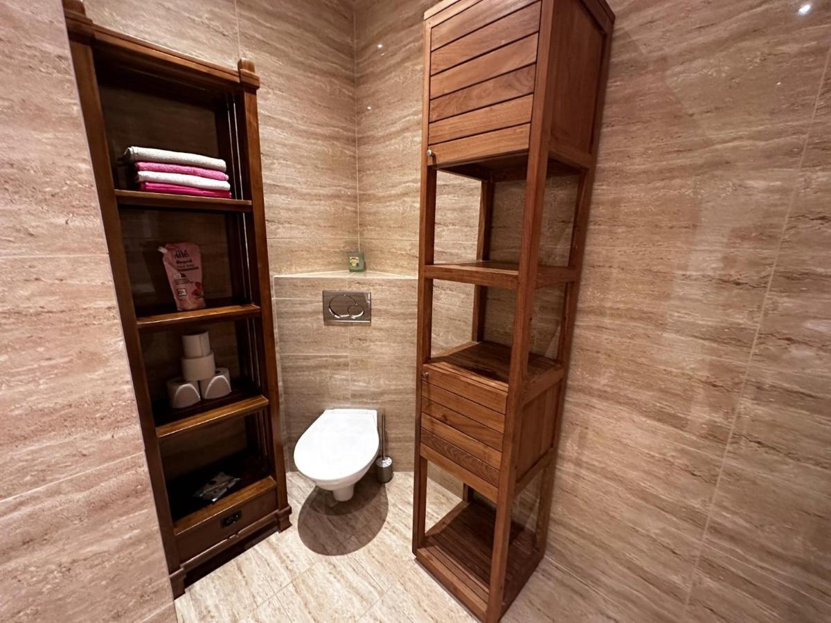 Gorkeho Apartment In City Centre Bratislava Dış mekan fotoğraf