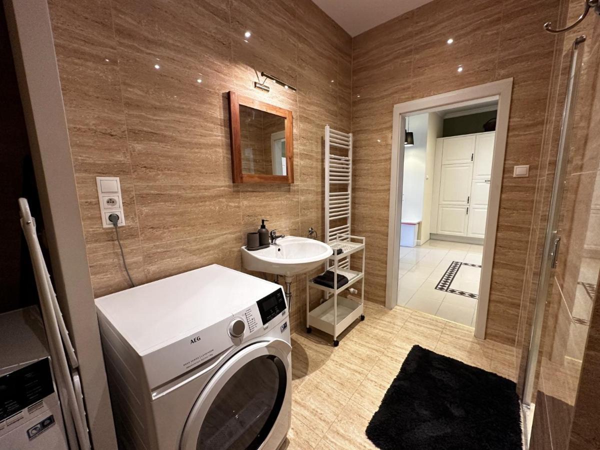 Gorkeho Apartment In City Centre Bratislava Dış mekan fotoğraf